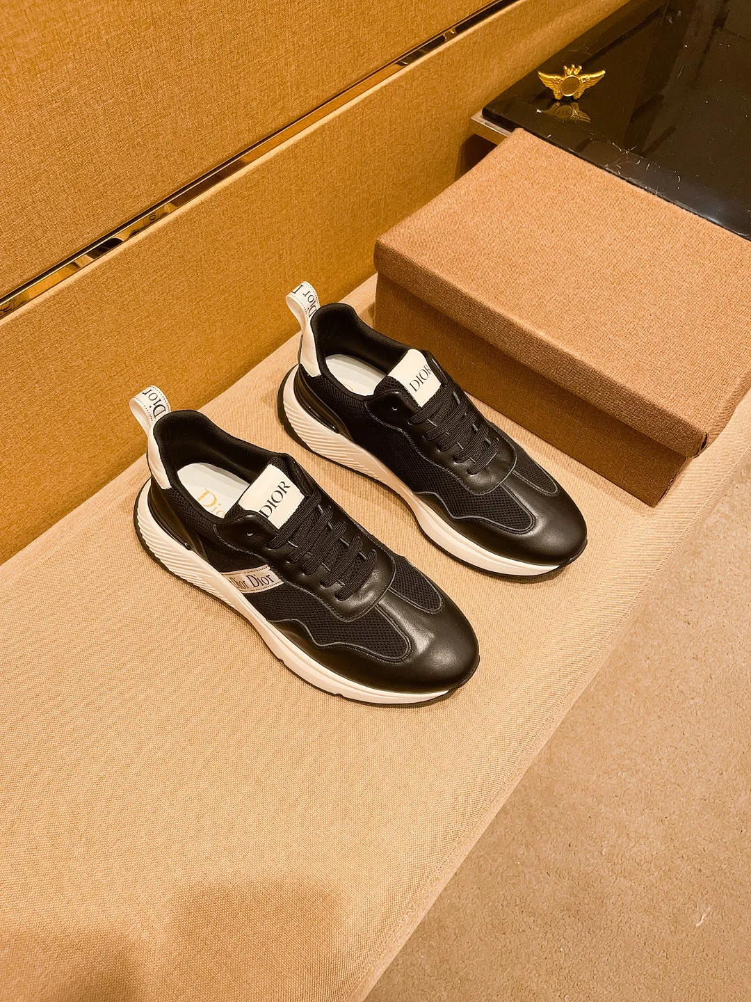 🚘🚘Factory batch 460💰🔥[Dior]🔥Men's high-end brand of shoes official website 1:1 latest masterpiece: the upper is made of Italian imported first-layer cowhide with a comfortable and breathable lining➕original non-slip and wear-resistant outsole🔥, making walking more convenient and comfortable! An exclusive new model, a stunning work, a beautiful 1:1 replica [color] compared to the official quality! Create a fashionable personality to set off your uniqueness! A must-have for trendy men! Classic🔥Size: 38-44 Color: 🔥 2⃣️colors available🔥